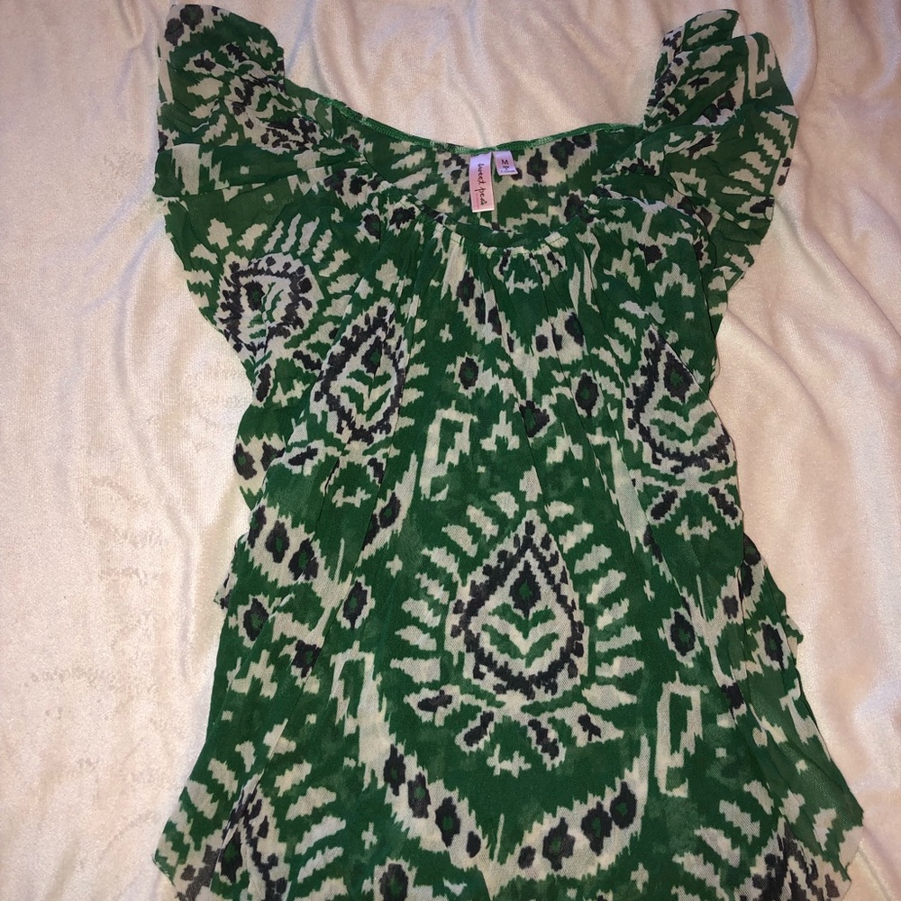 Sweet Pea Green, Black And Cream Colored Tank